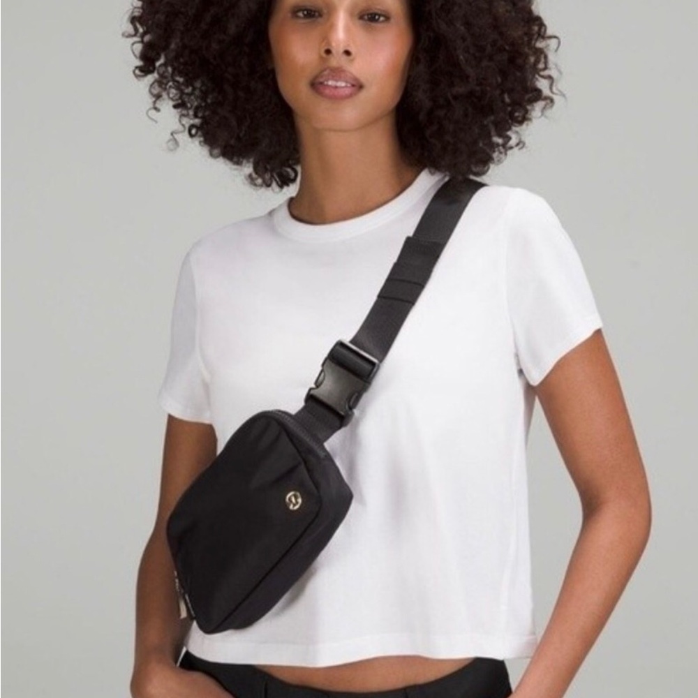 LULULEMON EVERYWHERE BELT BAG UNISEX BLACK 1L